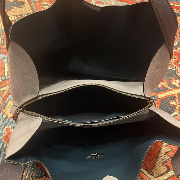 Coach Hadley Hobo 21 - Picture 12 of 15